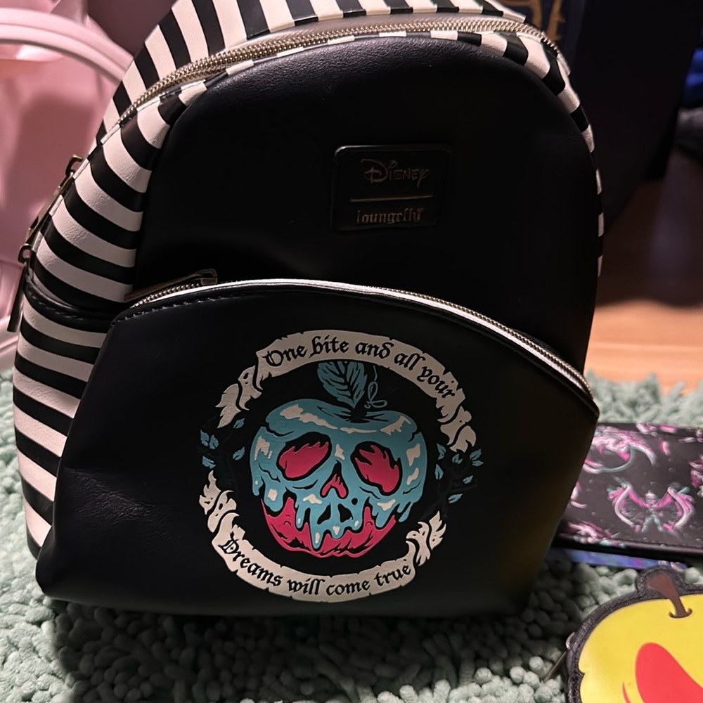 Snow white apple bookbag